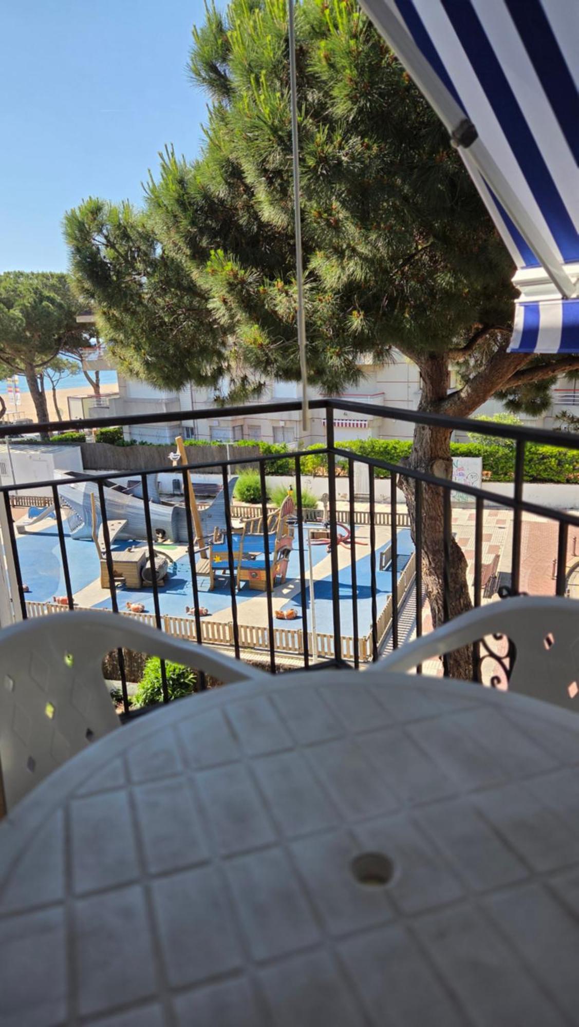 Apartaments Les Roques Платжа-д'Ару Екстер'єр фото